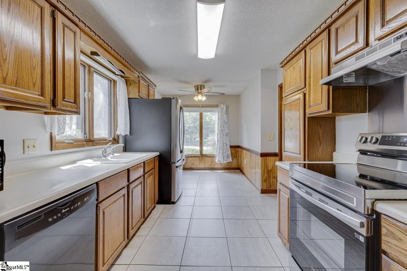 Property image 4 at 216 Goldfinch Circle, Greer, SC 29650