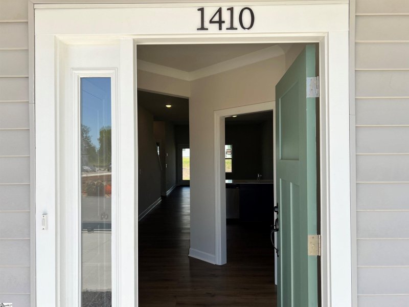 Property image 2 at 1410 Johnstone Drive, Reidville, SC 29375