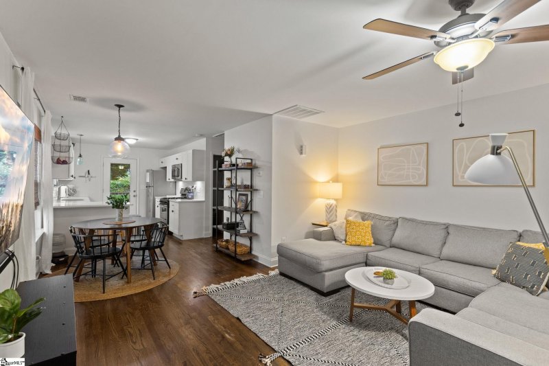 Property image 3 at 17 McAdoo Avenue, Greenville, SC 29607