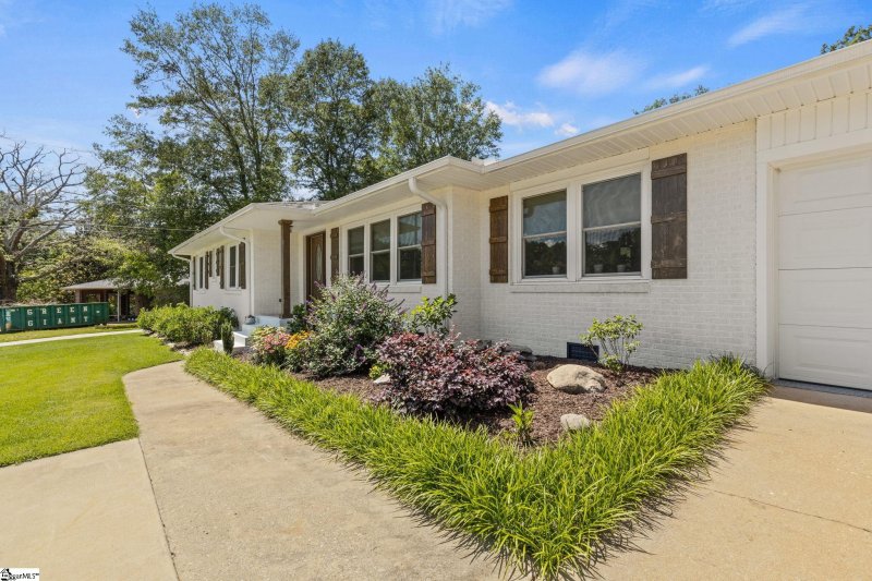 Property image 3 at 406 Binewood Lane, Anderson, SC 29625