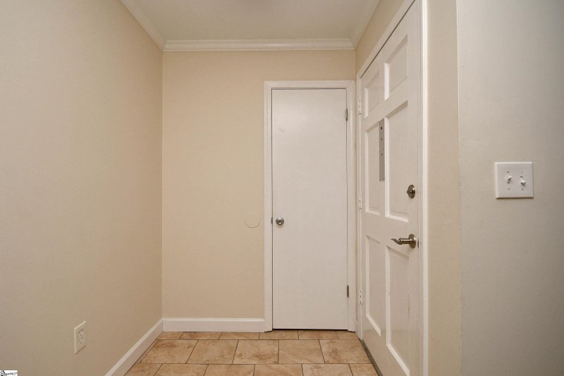 Property image 4 at 925 Cleveland Street, Greenville, SC 29601