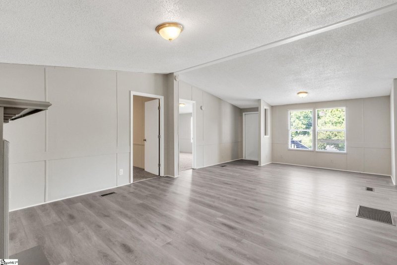 Property image 2 at 7 Channel Drive, Greenville, SC 29611