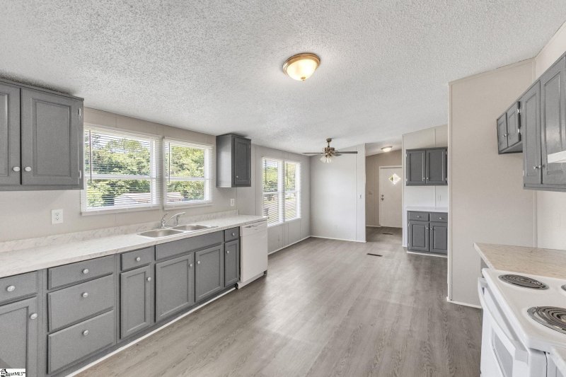 Property image 4 at 7 Channel Drive, Greenville, SC 29611