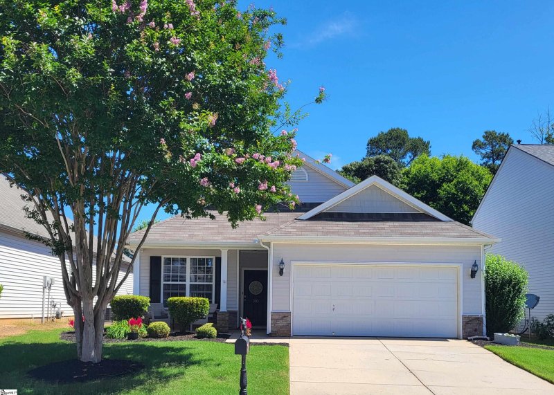 Property image 2 at 303 Hunslet Way, Simpsonville, SC 29680