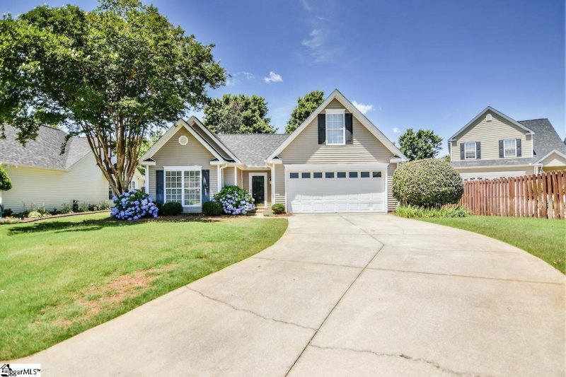 113 Mystic Court