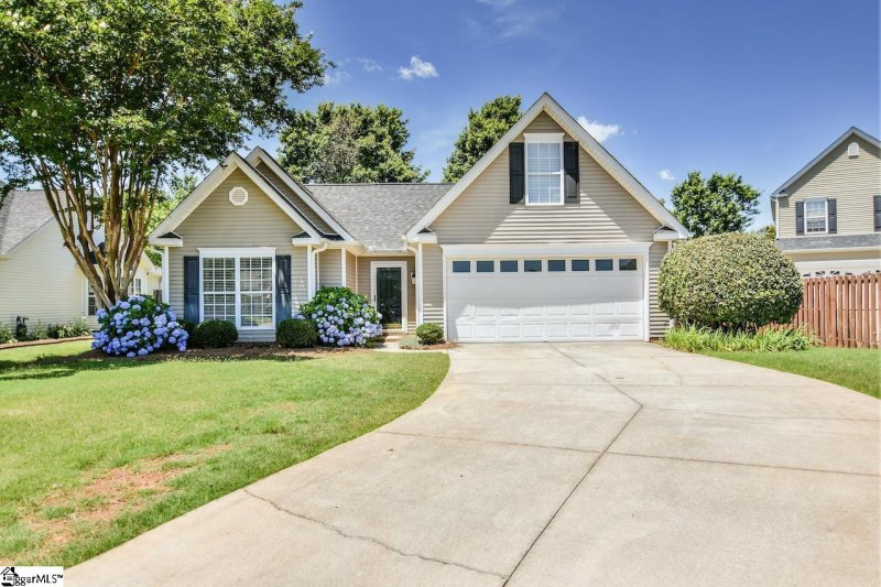 Property image 2 at 113 Mystic Court, Simpsonville, SC 29681