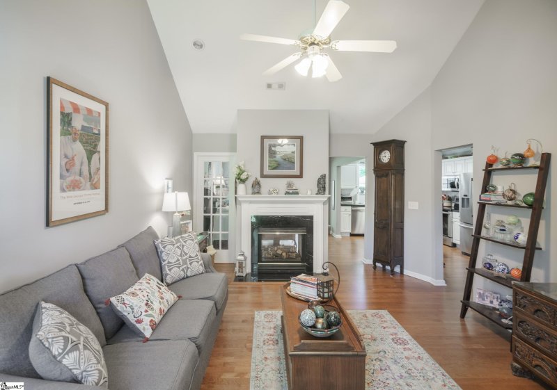 Property image 3 at 662 Ivybrooke Avenue, Greenville, SC 29615