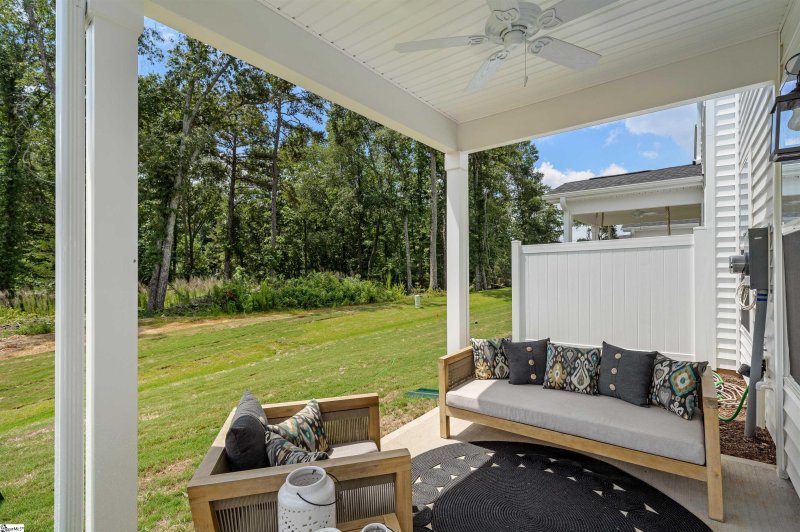 Property image 3 at 10 Thornfield Drive, Greenville, SC 29605