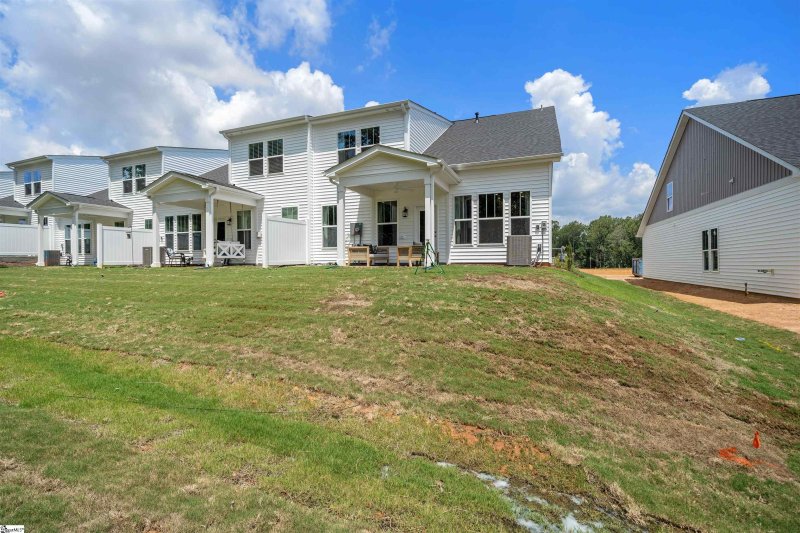 Property image 4 at 10 Thornfield Drive, Greenville, SC 29605