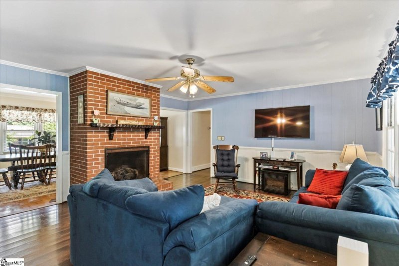 Property image 3 at 6 Great Glen Road, Greenville, SC 29615