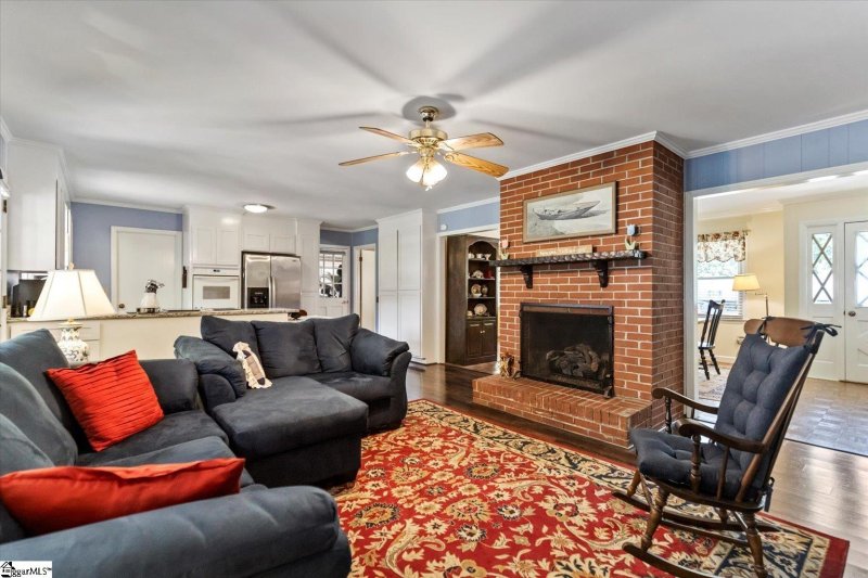 Property image 4 at 6 Great Glen Road, Greenville, SC 29615