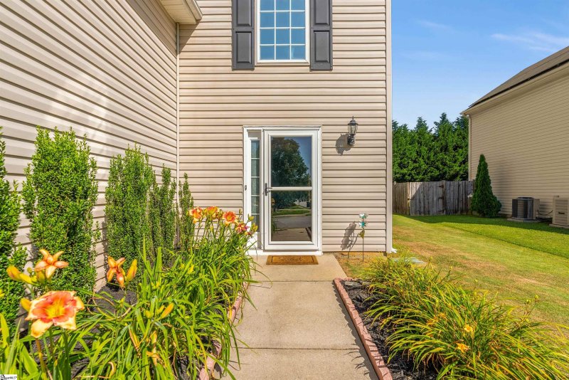 Property image 3 at 200 Westshire Drive, Simpsonville, SC 29681