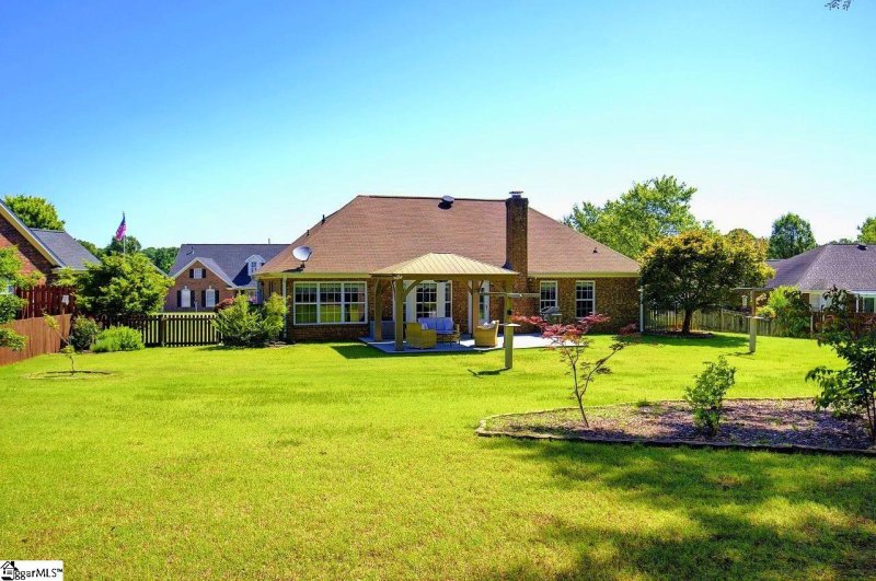 Property image 4 at 605 Ashley Commons Court, Greer, SC 29651