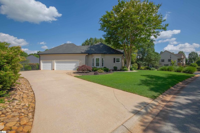 Property image 4 at 300 BATTERY Boulevard, Greenville, SC 29615