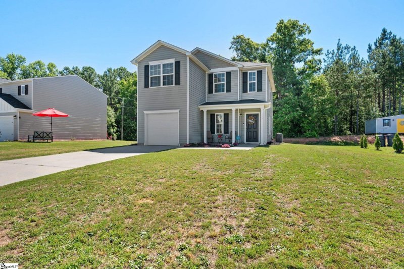 Property image 2 at 164 Queens Circle, Laurens, SC 29360