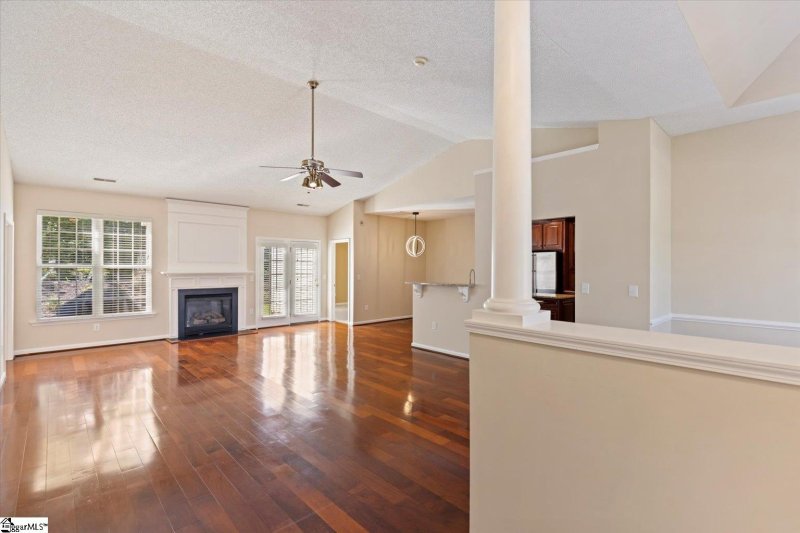 Property image 3 at 102 Smokehouse Drive, Simpsonville, SC 29681