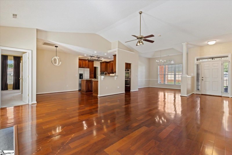 Property image 5 at 102 Smokehouse Drive, Simpsonville, SC 29681