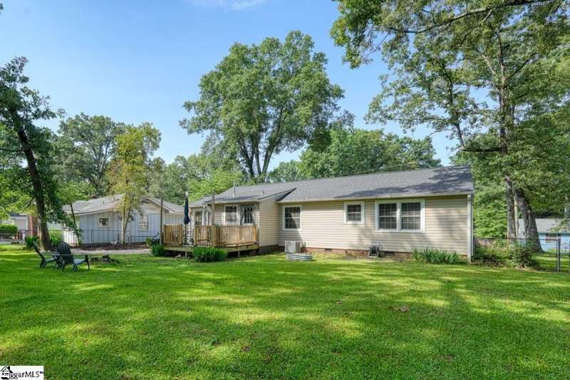 Property image 4 at 10 Brewster Drive, Taylors, SC 29687