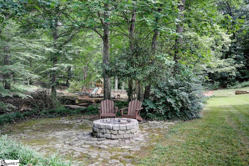 Property image 5 at 109 Cobblestone Road, Greenville, SC 29615
