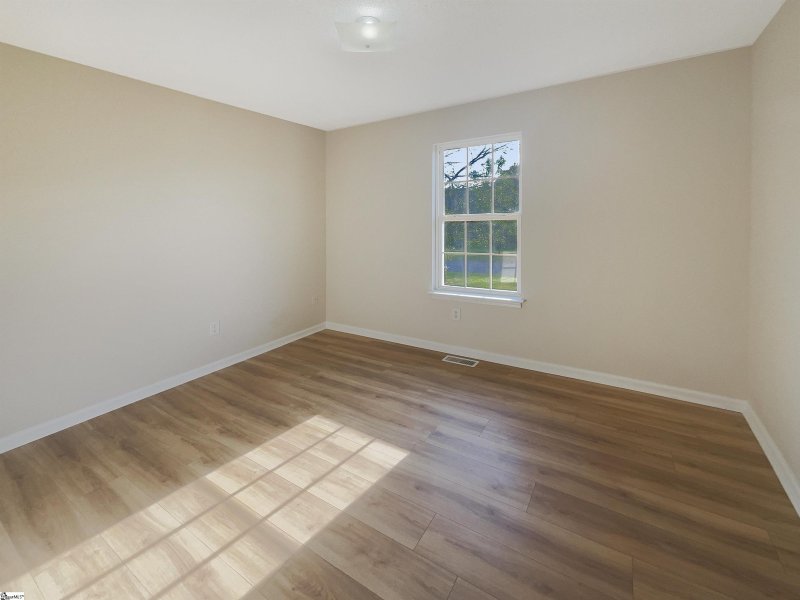 Property image 3 at 329 Tartan Court, Boiling Springs, SC 29316