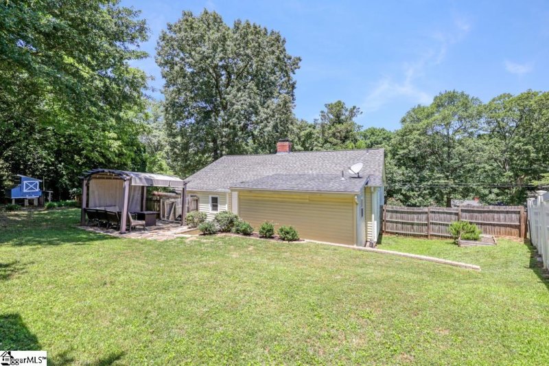 Property image 5 at 27 Kirkwood Lane, Greenville, SC 29607
