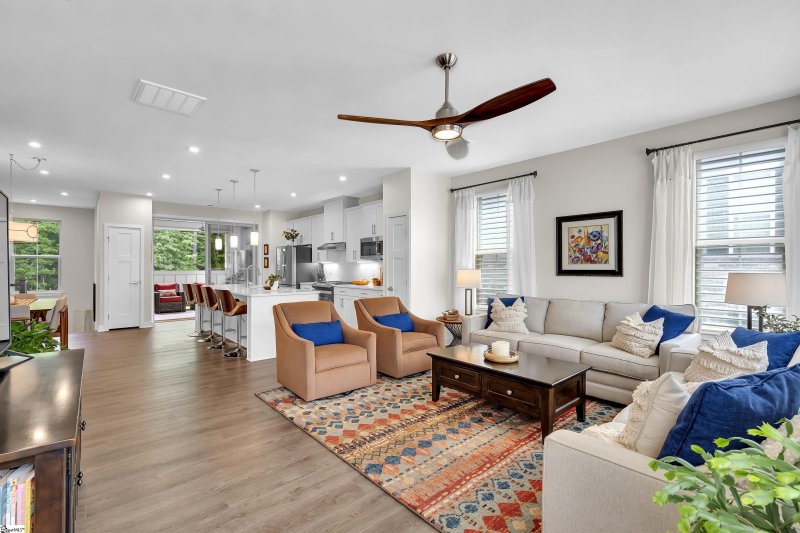 Property image 3 at 26 Questover Drive, Greenville, SC 29607