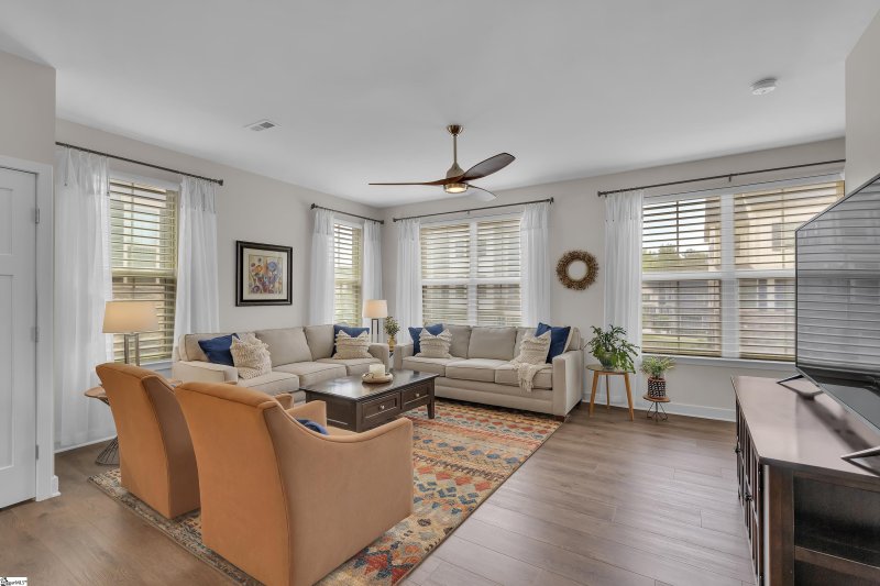 Property image 4 at 26 Questover Drive, Greenville, SC 29607