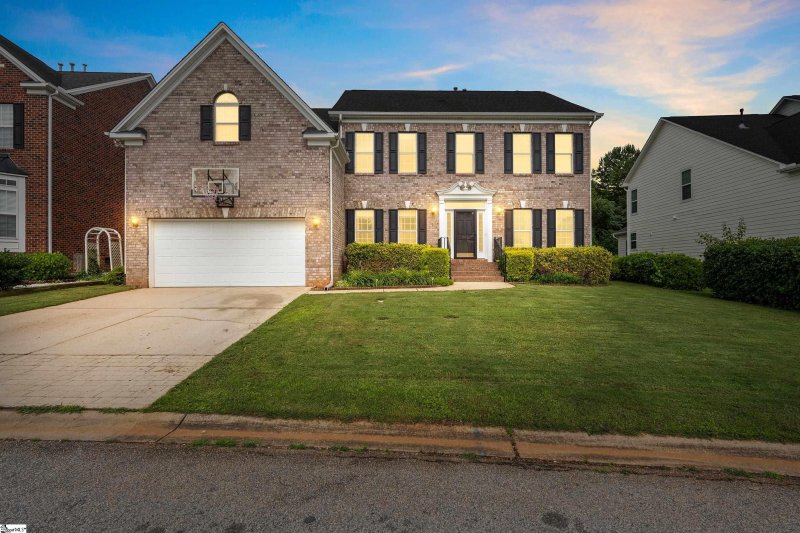 1012 Carriage Park Circle