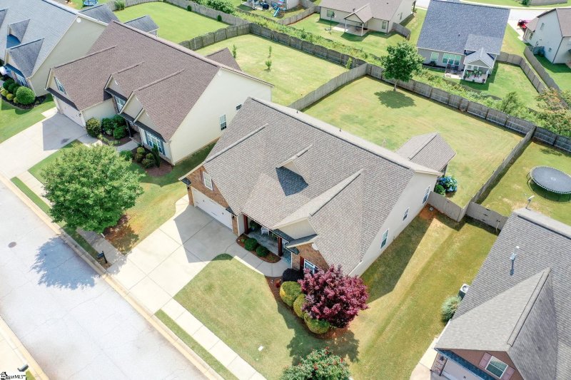 Property image 2 of 112 Dewfield Lane in Glen Lake, Boiling Springs, SC 29316