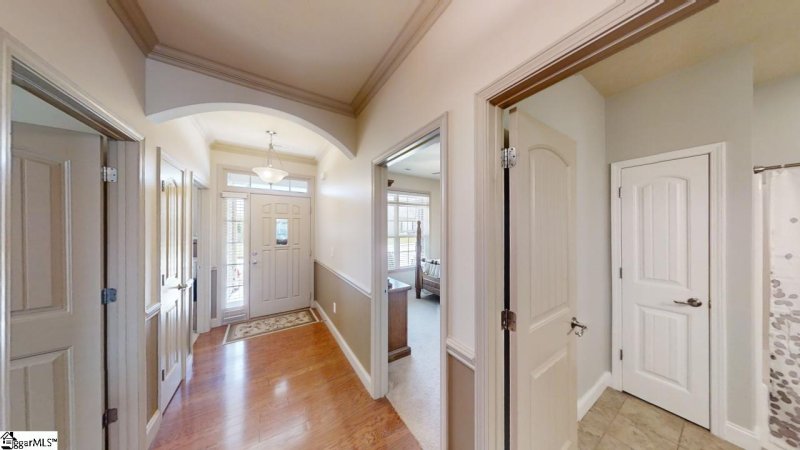 Property image 4 of 112 Dewfield Lane in Glen Lake, Boiling Springs, SC 29316