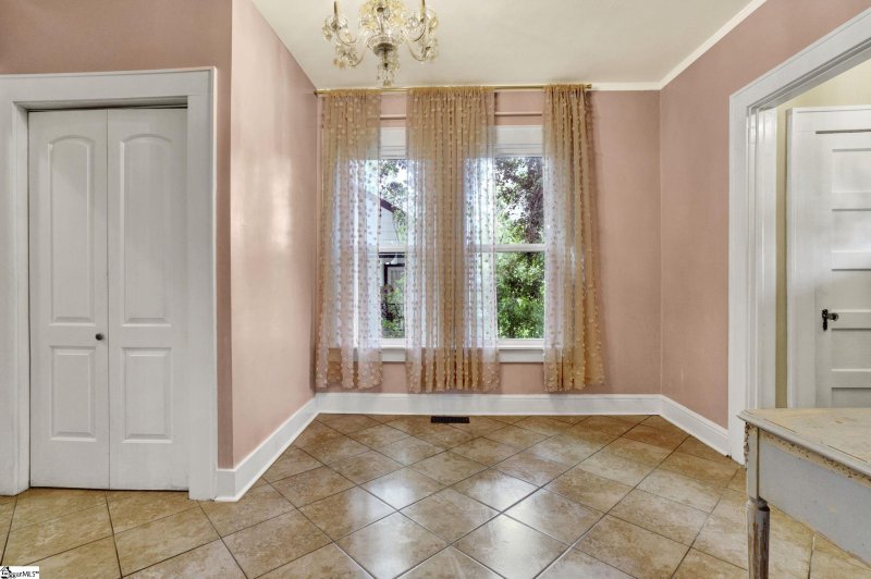 Property image 5 at 125 E Victoria Road, Spartanburg, SC 29301