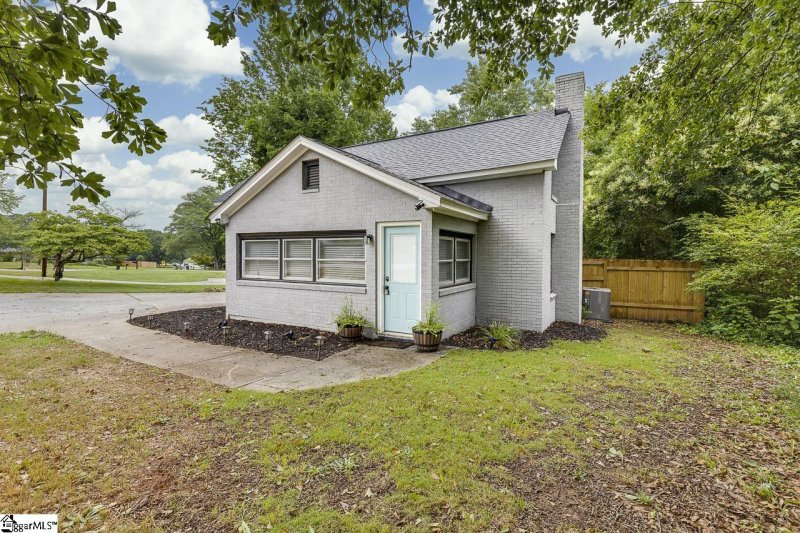 Property image 2 at 306 Concord Avenue, Anderson, SC 29621