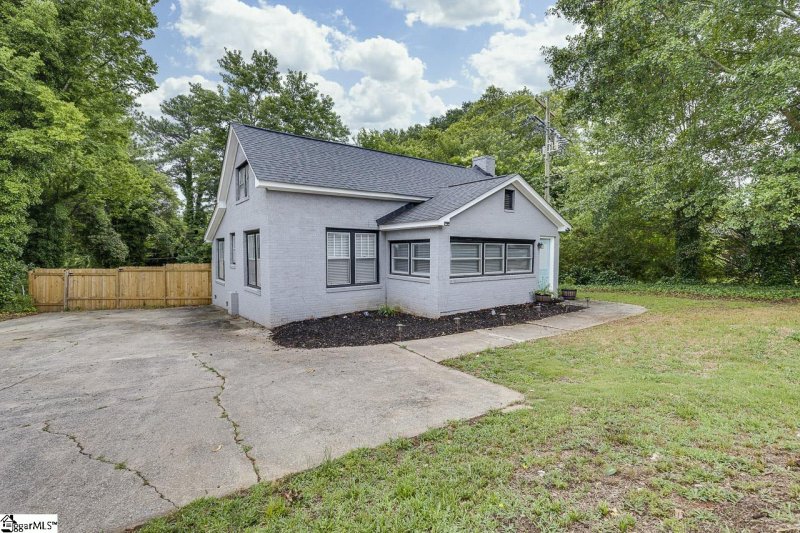 Property image 3 at 306 Concord Avenue, Anderson, SC 29621
