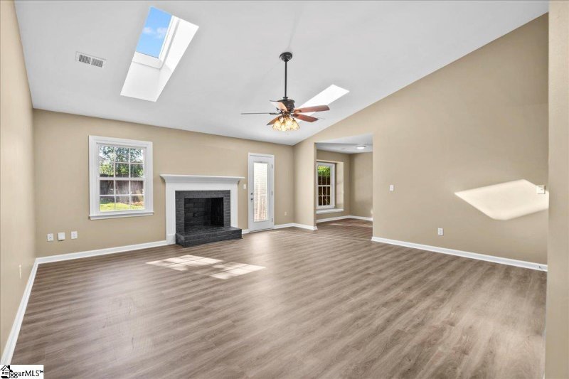 Property image 5 at 303 Latrobe Drive, Simpsonville, SC 29681