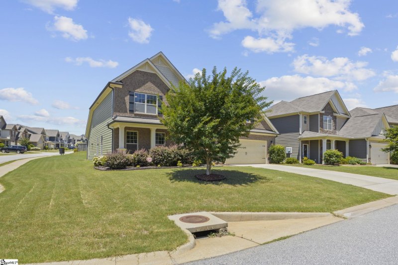 Property image 2 at 201 Redmont Court, Simpsonville, SC 29680-6463