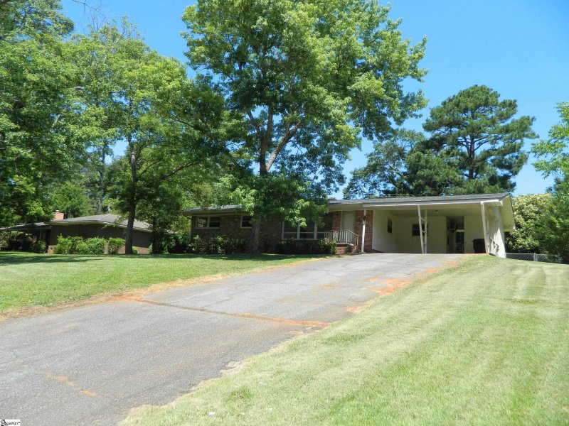 Property image 2 at 2021 Sheldon Drive, Anderson, SC 29621-3929