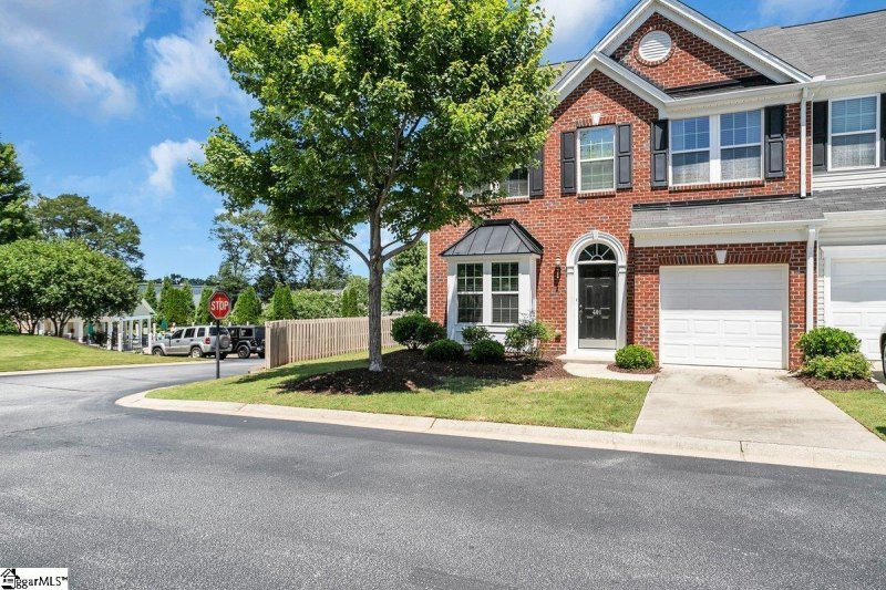 Property image 2 at 401 Cedar Pines Drive, Greenville, SC 29615