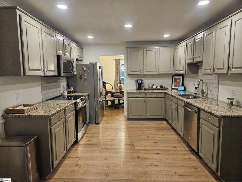 Property image 5 at 714 N Almond Drive, Simpsonville, SC 29681