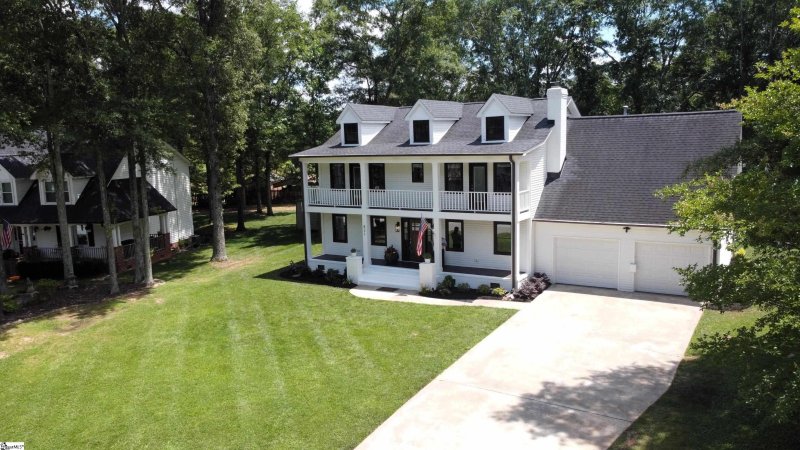 Property image 2 at 821 Brooks Road, Mauldin, SC 29662