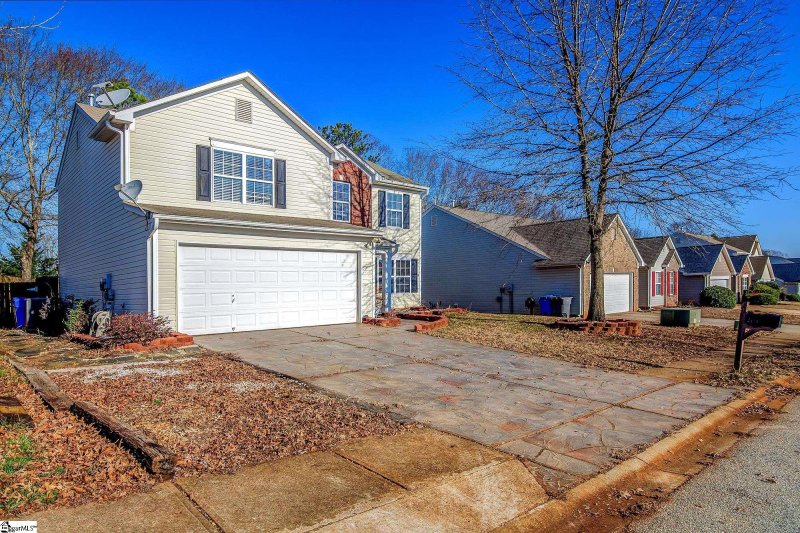 Property image 3 at 203 Ridgebrook Way, Greenville, SC 29605