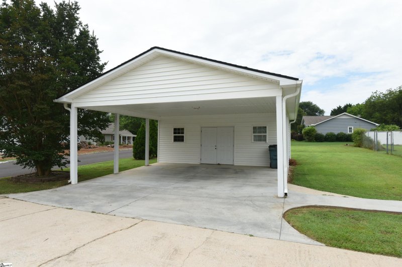 Property image 3 at 201 Andulusian Trail, Simpsonville, SC 29681