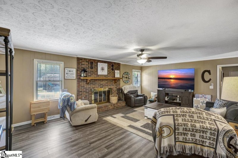 Property image 2 at 316 Woodfield Drive, Easley, SC 29642-1641