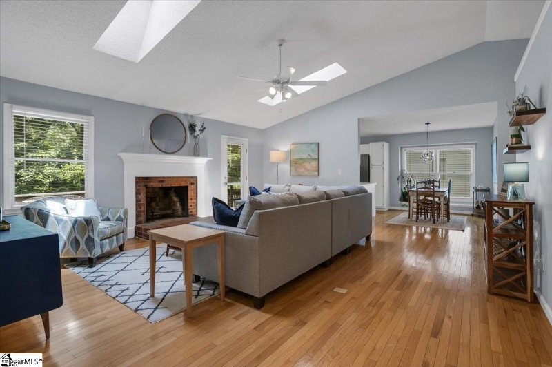 Property image 3 at 310 Halifax Drive, Greenville, SC 29615