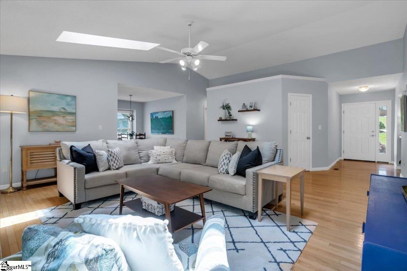 Property image 4 at 310 Halifax Drive, Greenville, SC 29615