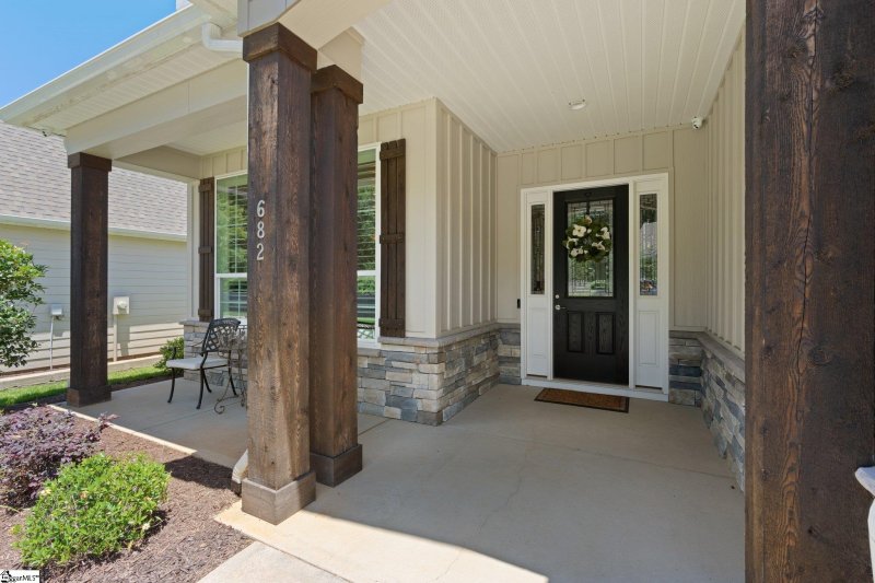 Property image 3 at 682 Ponden Drive, Greer, SC 29650