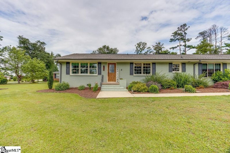 Property image 2 at 712 Adams Street, Seneca, SC 29678