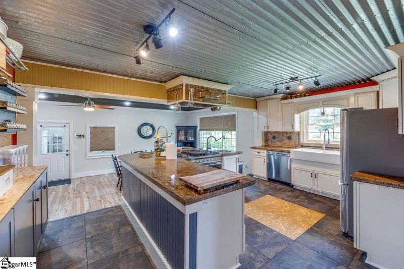 Property image 4 at 712 Adams Street, Seneca, SC 29678