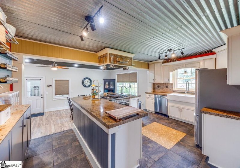 Property image 5 at 712 Adams Street, Seneca, SC 29678