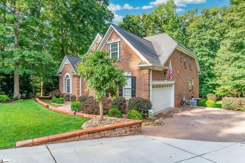 Property image 2 at 209 Yorkswell Lane, Greenville, SC 29607