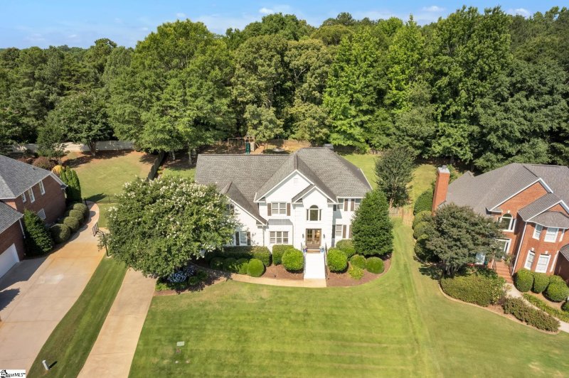 3 Sunning Hill Road